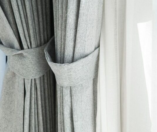 המדריך המלא לעיצוב מטבח מושלם עם וילונות