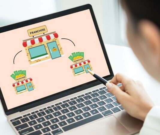 המדריך המלא לבחירת שלטי כניסה מעוצבים לבית או לדירה